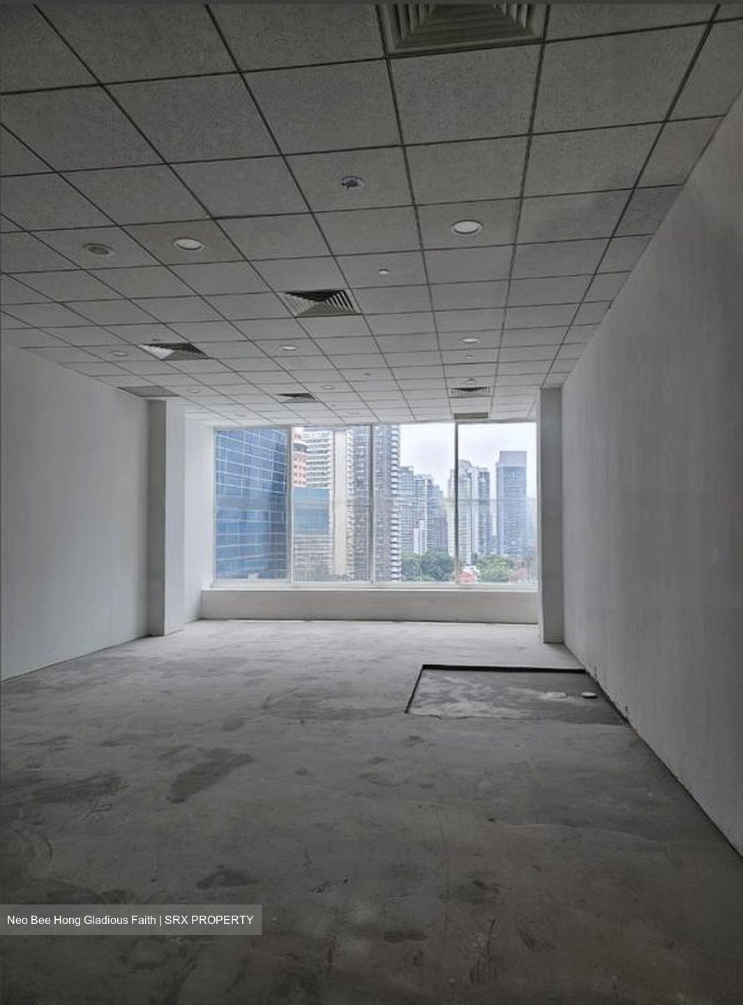 SQUARE 2 (D11), Retail #466672241